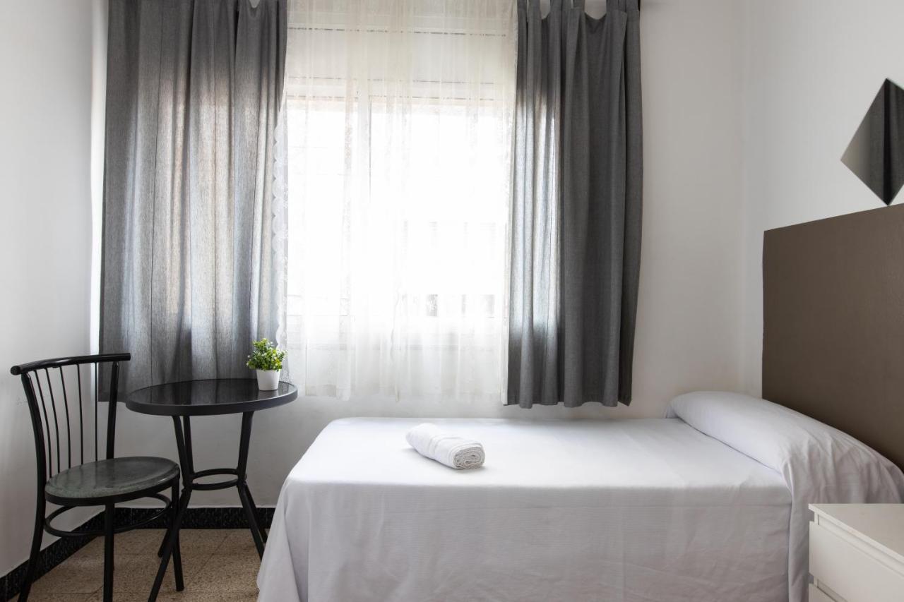 Pension Galicia Canovellas Экстерьер фото